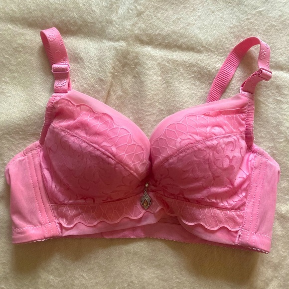 Other - Pink push up bra